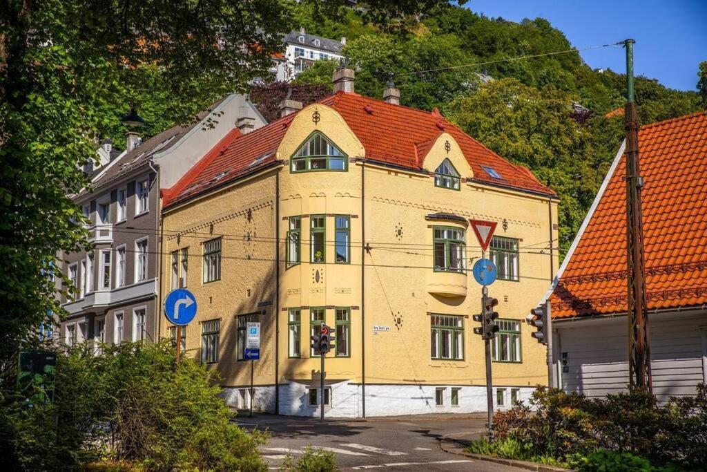 Appartement New! Modern City Apt: Central W/ Private Entrence à Bergen Extérieur photo